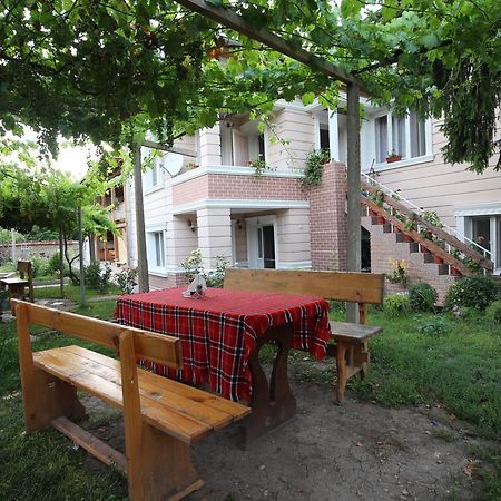 Hotel Slanchevata Kashta Kruszuna Zewnętrze zdjęcie